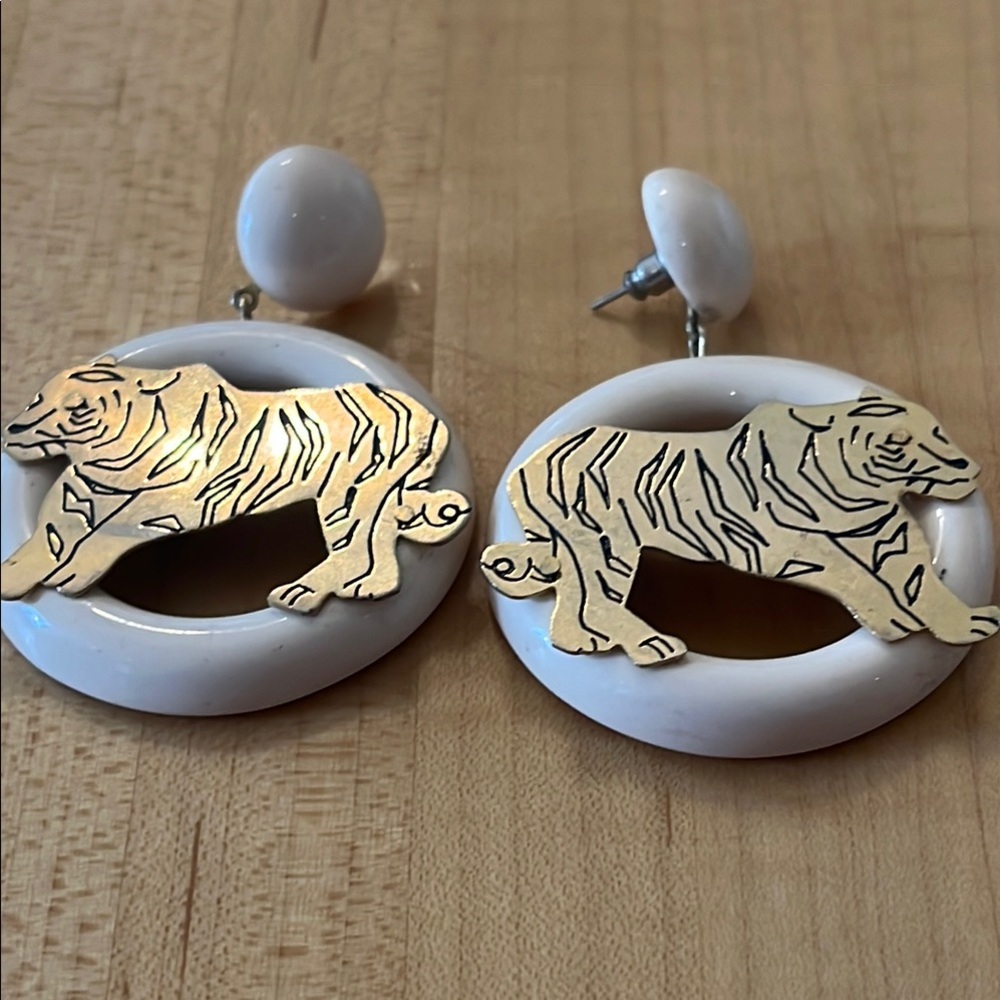 023 Vintage Tiger Statement Earrings – Bold 1980s Jungle Glam